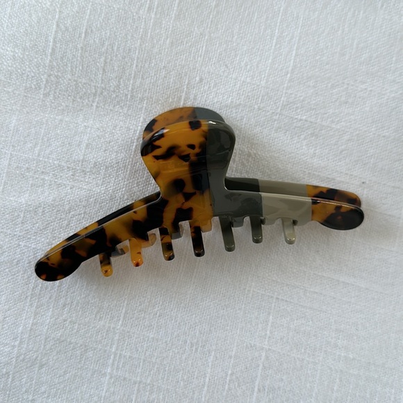 Bundle of Hairclips - Picture 2 of 6